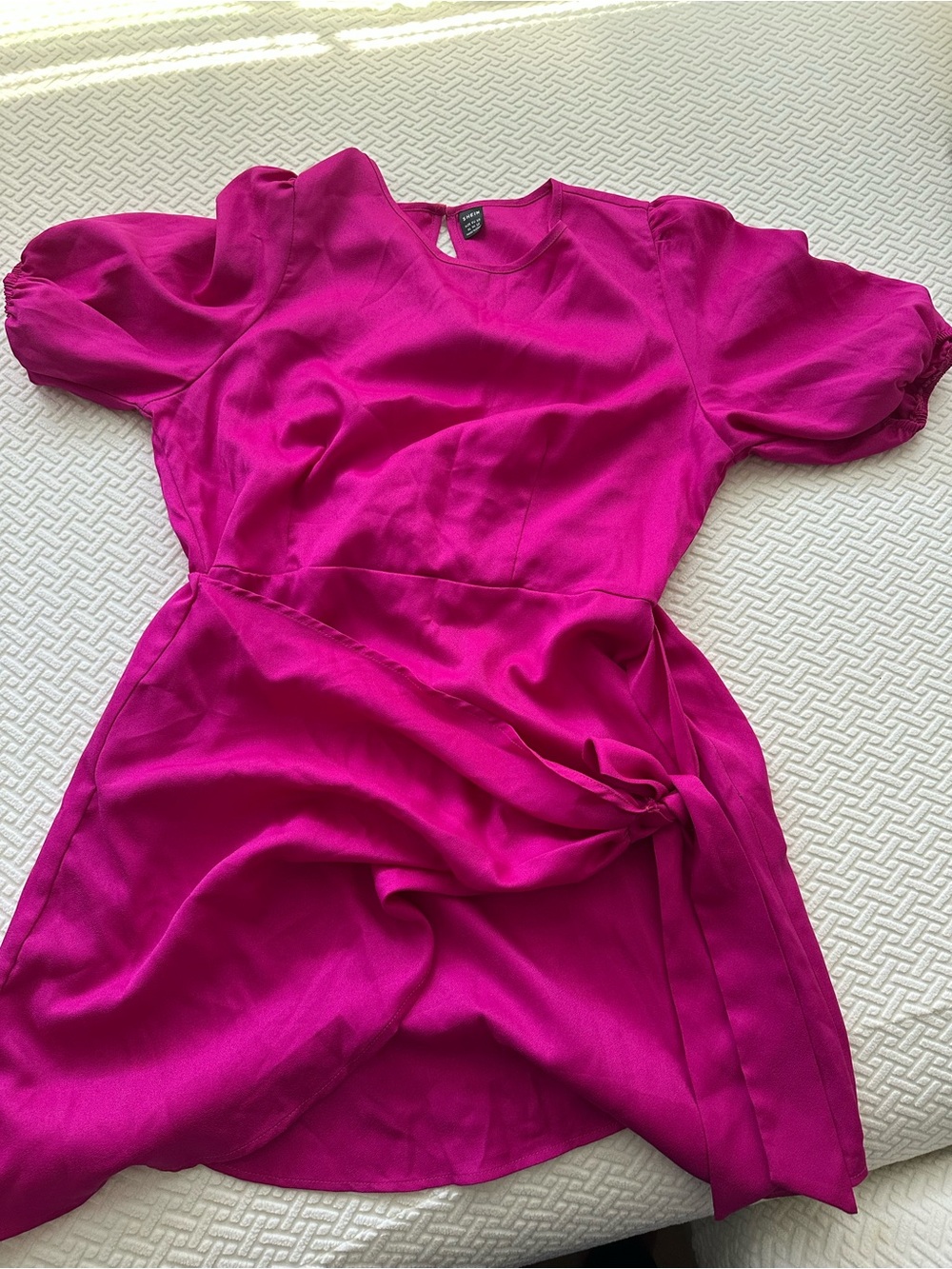 SHEIN Bright Fuchsia Keyhole Neck Top